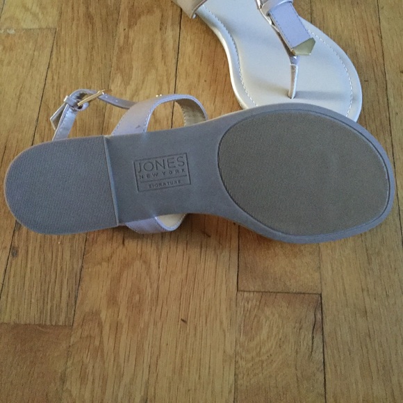 jones new york sandals